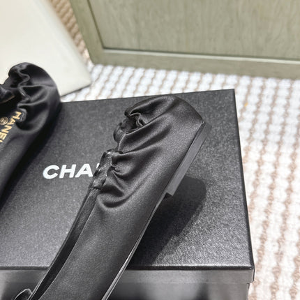 CHANEL 25S MARY JANE BALLET FLATS IN BLACK SILK SATIN