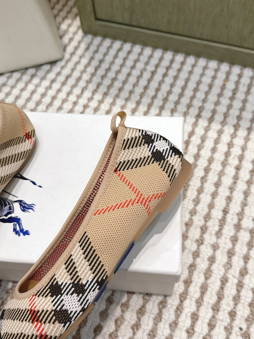 BURBERRY 26S BALLET FLATS IN BEIGE AND BLACK KNIT