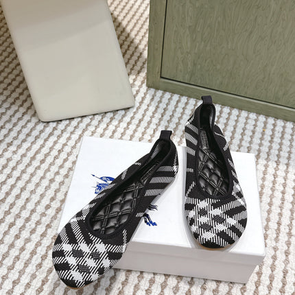 BURBERRY 26S BALLET FLATS IN BLACK AND WHITE KNIT
