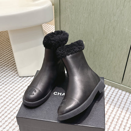 CHANEL 25S CALF-HIGH BOOTS IN BLACK CALFSKIN LINED WITH SHEEPSKIN