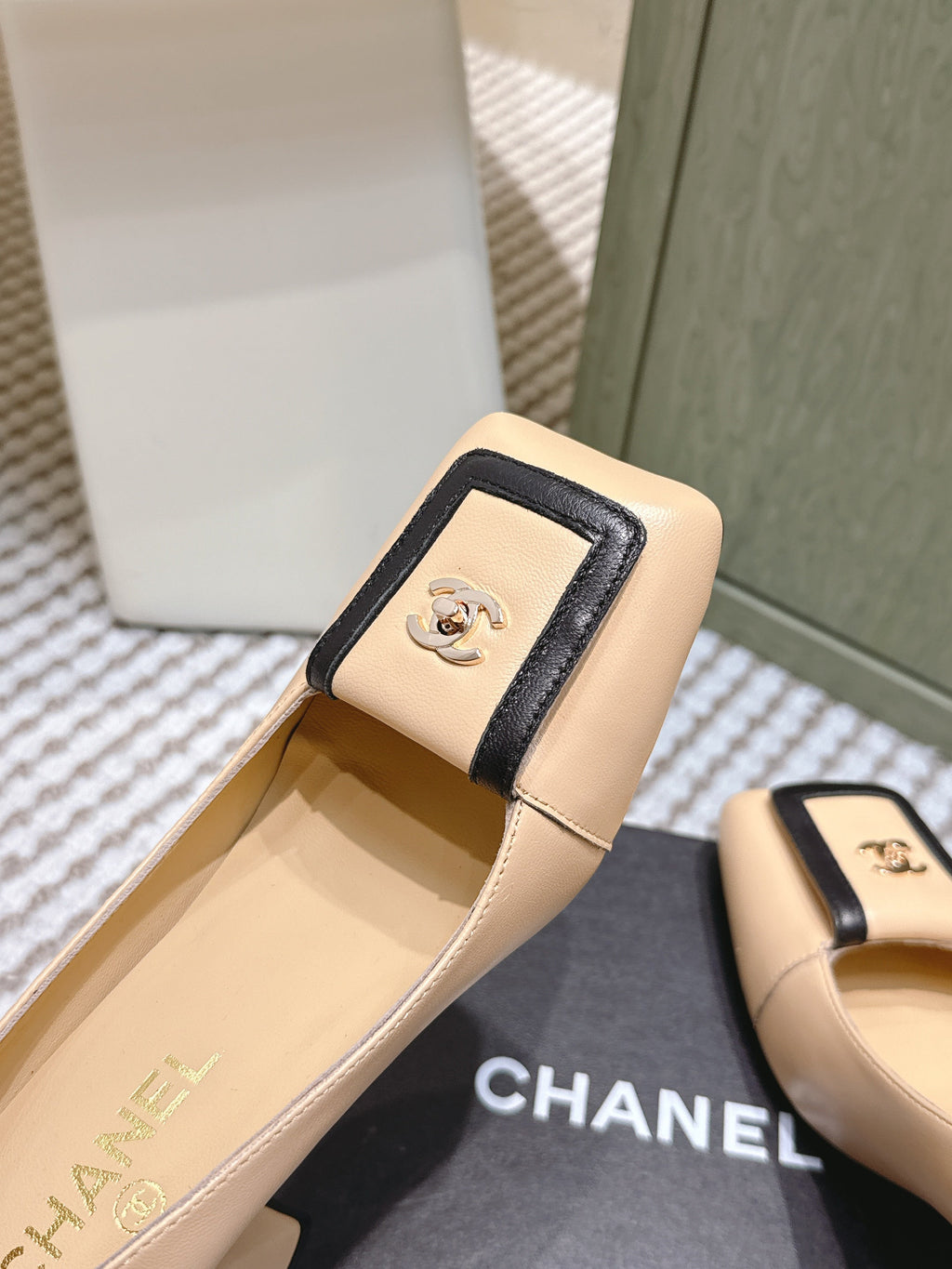 CHANEL 25S SLINGBACK SHOES 90MM IN BEIGE CALFSKIN SQUARE TOE GOLD HARDWARE