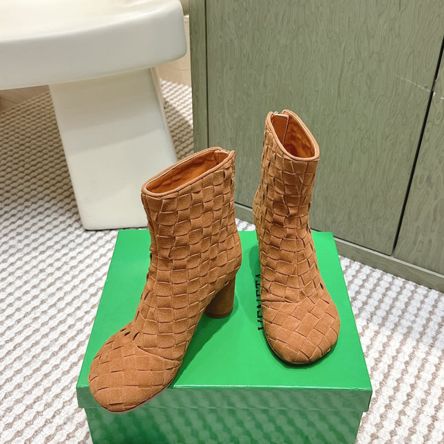 BOTTEGA VENETA 26S INTRECCIATO BOOTS 70 MM IN BROWN SUEDE