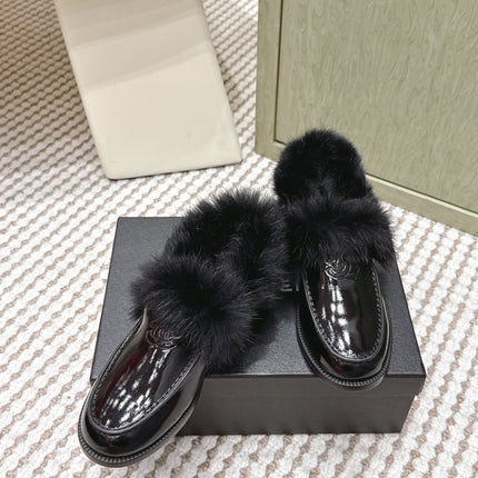 CHANEL 25S LOAFERS MOCCASIN IN BLACK GLOSSY CALFSKIN WITH MINK FUR LINING