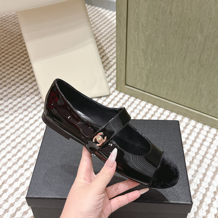 CHANEL 25S MARY JANE FLAT IN BLACK PATENT CALFSKIN WITH BLACK VELVET CAP TOE