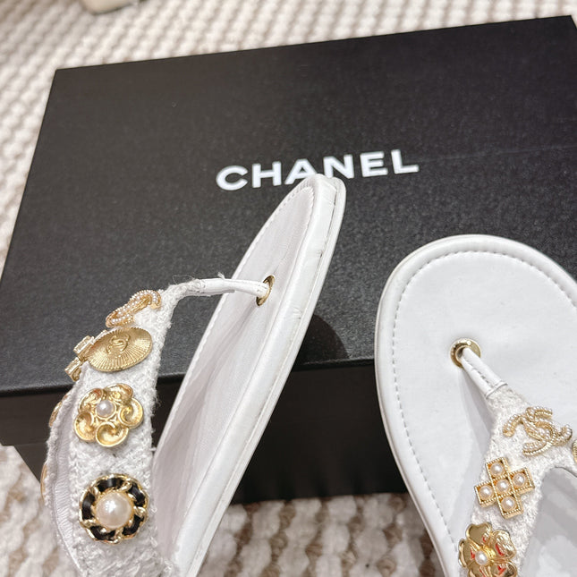 CHANEL 26S FLIP-FLOPS IN WHITE CALFSKIN