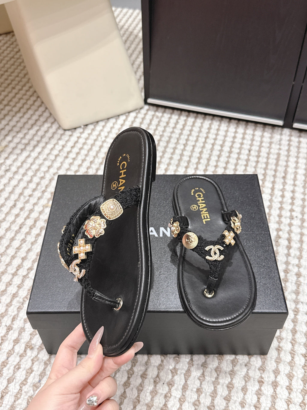 CHANEL 26S FLIP-FLOPS IN BLACK CALFSKIN