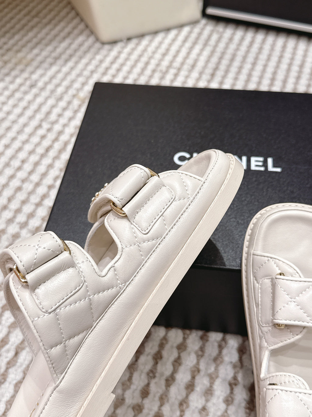 CHANEL 26S SANDALS IN CREAM WHITE CALFSKIN