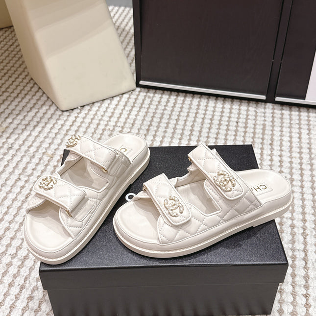 CHANEL 26S SANDALS IN CREAM WHITE CALFSKIN
