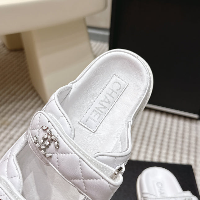 CHANEL 26S SANDALS IN WHITE CALFSKIN