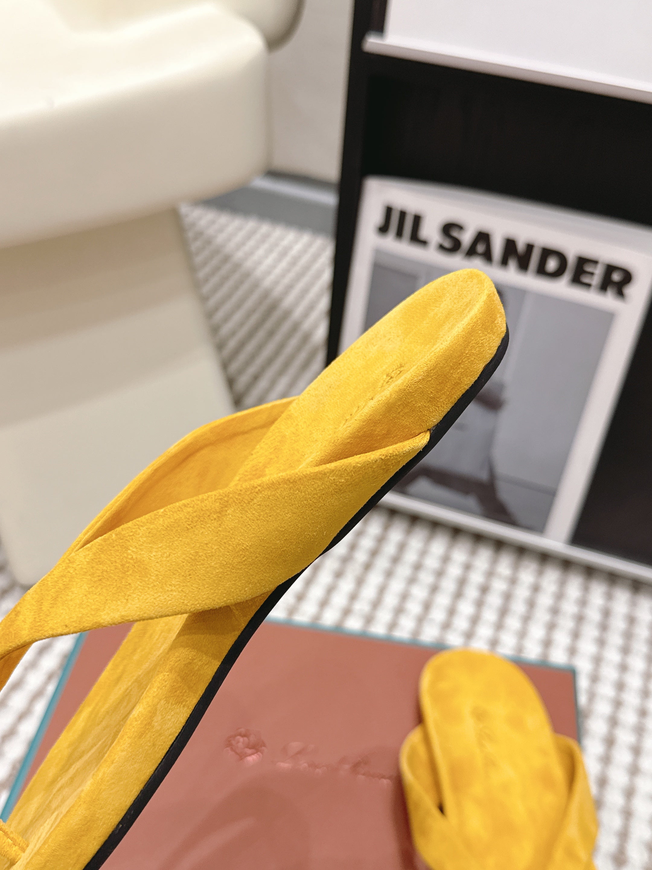 LP 26S THONG SANDALS IN TURMERIC YELLOW SUEDE