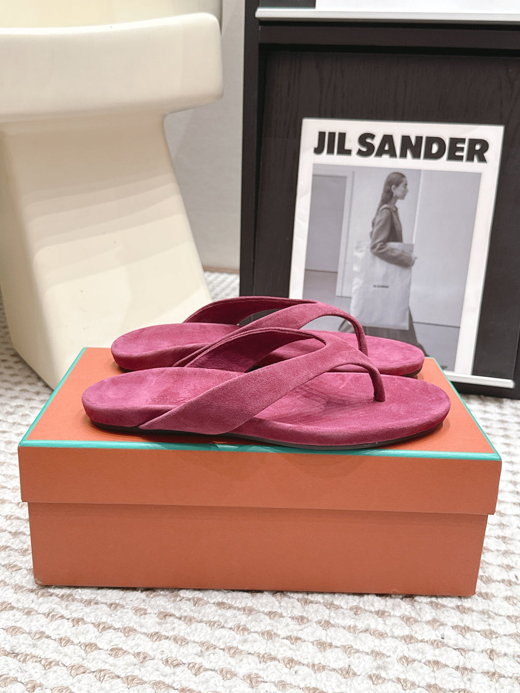 LP 26S THONG SANDALS IN DARK PINK SUEDE