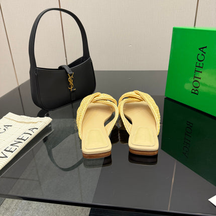 BOTTEGA VENETA 26S SANDALS IN LIGHT YELLOW CALFSKIN AND RAFFIA