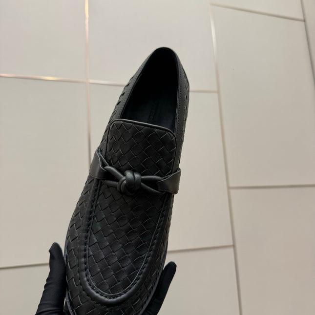 BOTTEGA VENETA 26S LOAFERS IN BLACK TECHNICAL WOVEN CALFSKIN