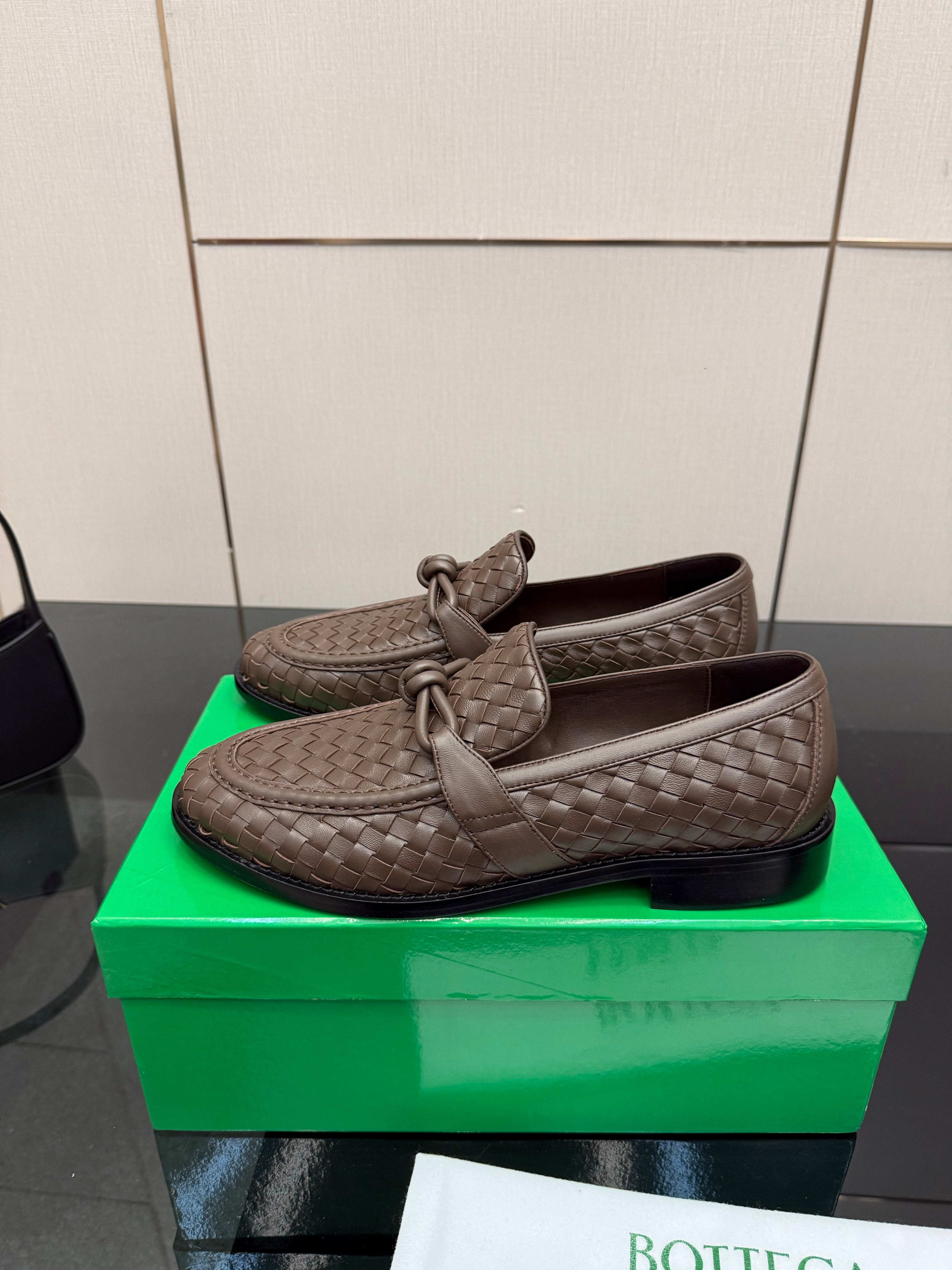 BOTTEGA VENETA 26S LOAFERS IN BROWN TECHNICAL WOVEN CALFSKIN