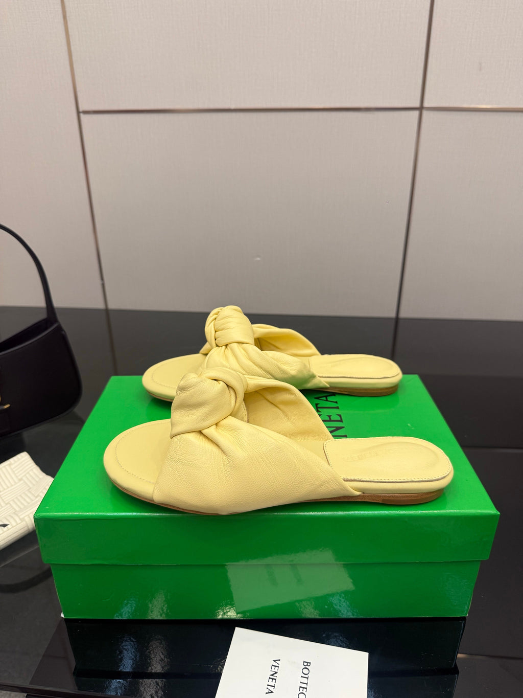 BOTTEGA VENETA 26S SLIDE SANDALS IN YELLOW LAMBSKIN