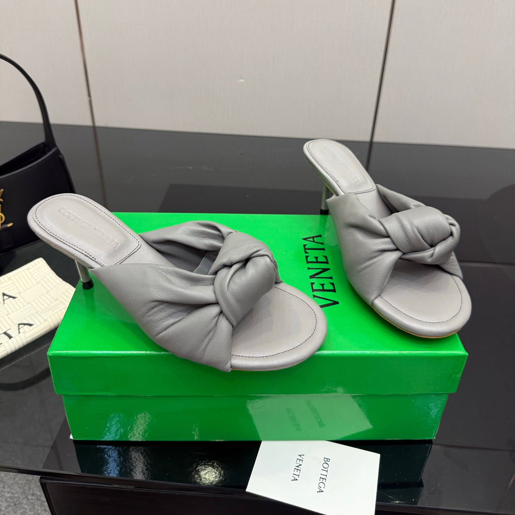 BOTTEGA VENETA 26S KNOT-STRAP HIGH-HEEL SANDALS IN DARK GREY LAMBSKIN