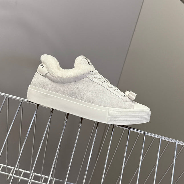 MIUMIU 25S SNEAKERS IN WHITE SUEDE WITH SHEARLING