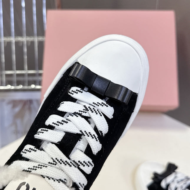 MIUMIU 25S SNEAKERS IN BLACK SUEDE WITH SHEARLING