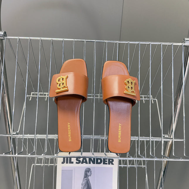 BURBERRY 26S FLAT SLIDE SANDALS IN CARAMEL BROWN CALFSKIN GOLD HARDWARE