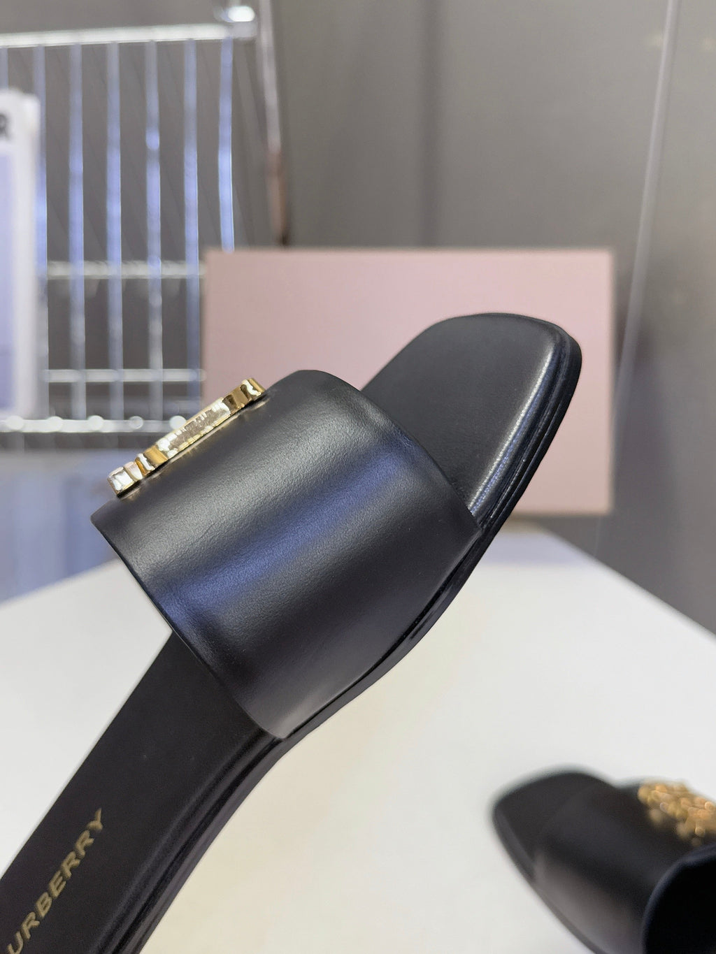 BURBERRY 26S FLAT SLIDE SANDALS IN BLACK CALFSKIN GOLD HARDWARE