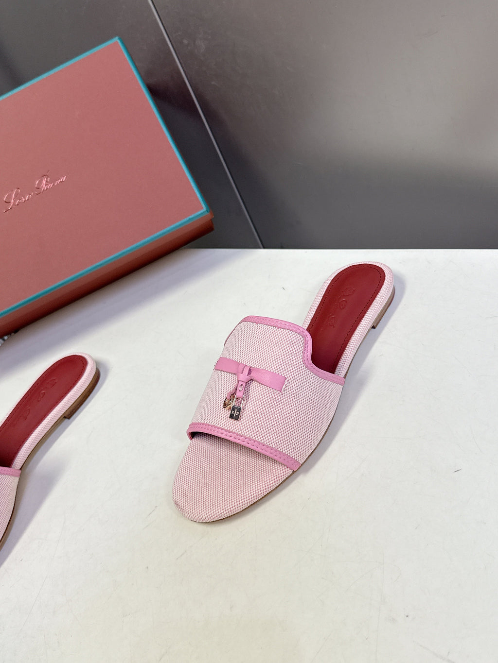 LP 26S SLIDES IN LIGHT PINK CANVAS AND CALFSKIN