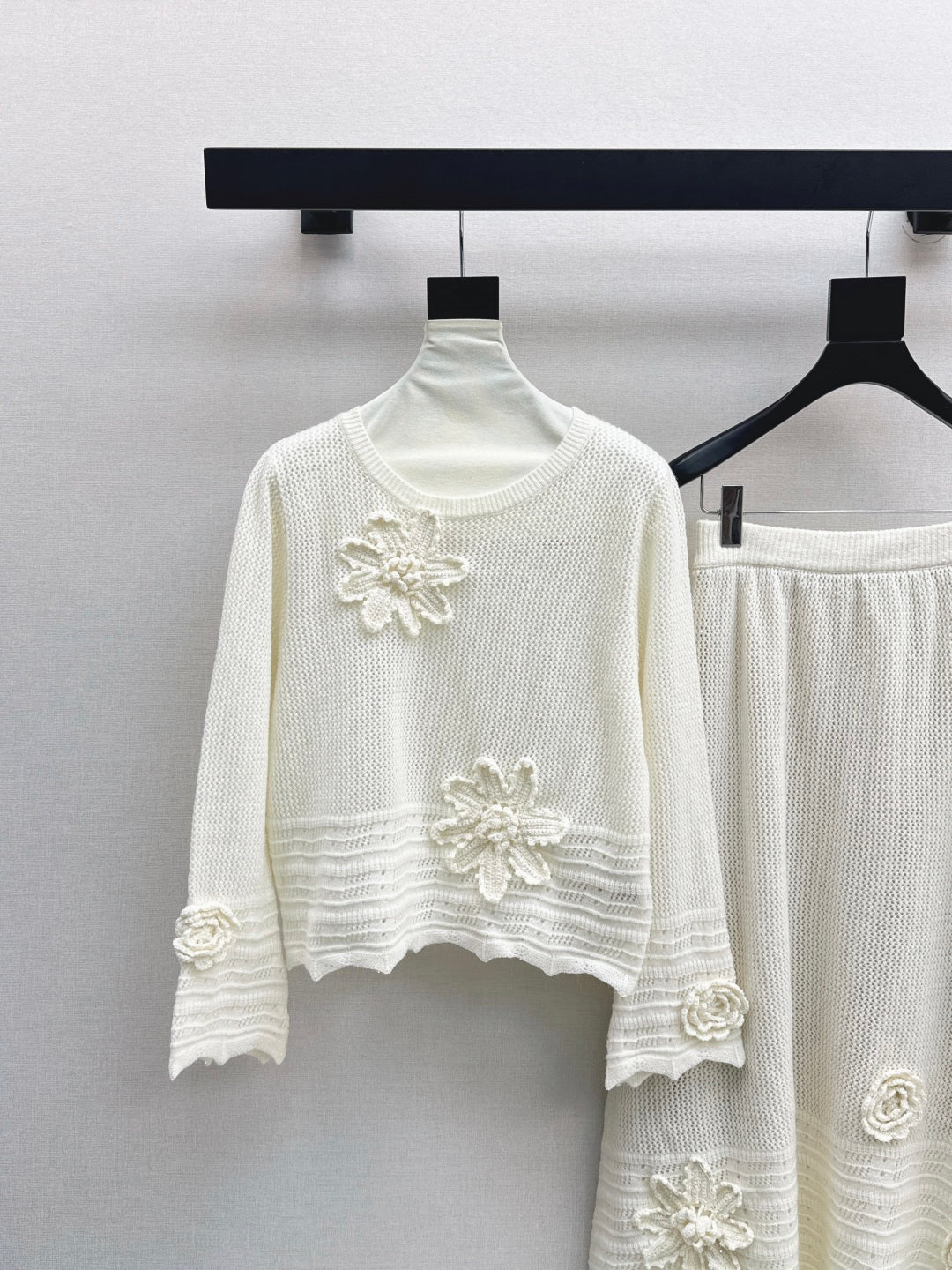 VALENTINO 26S SWEATER AND SKIRT SET STYLE 77