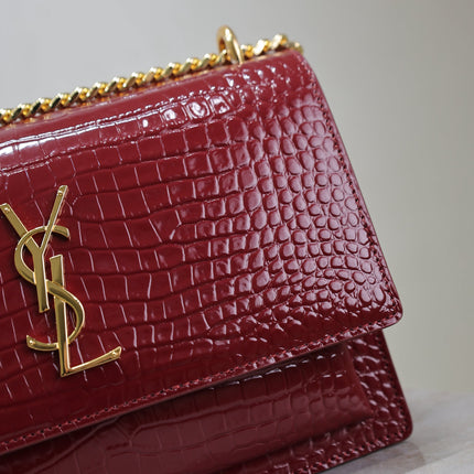YSL 25S SUNSET MEDIUM 22 IN CRIMSON RED CROCODILE-EMBOSSED CALFSKIN GOLD HARDWARE
