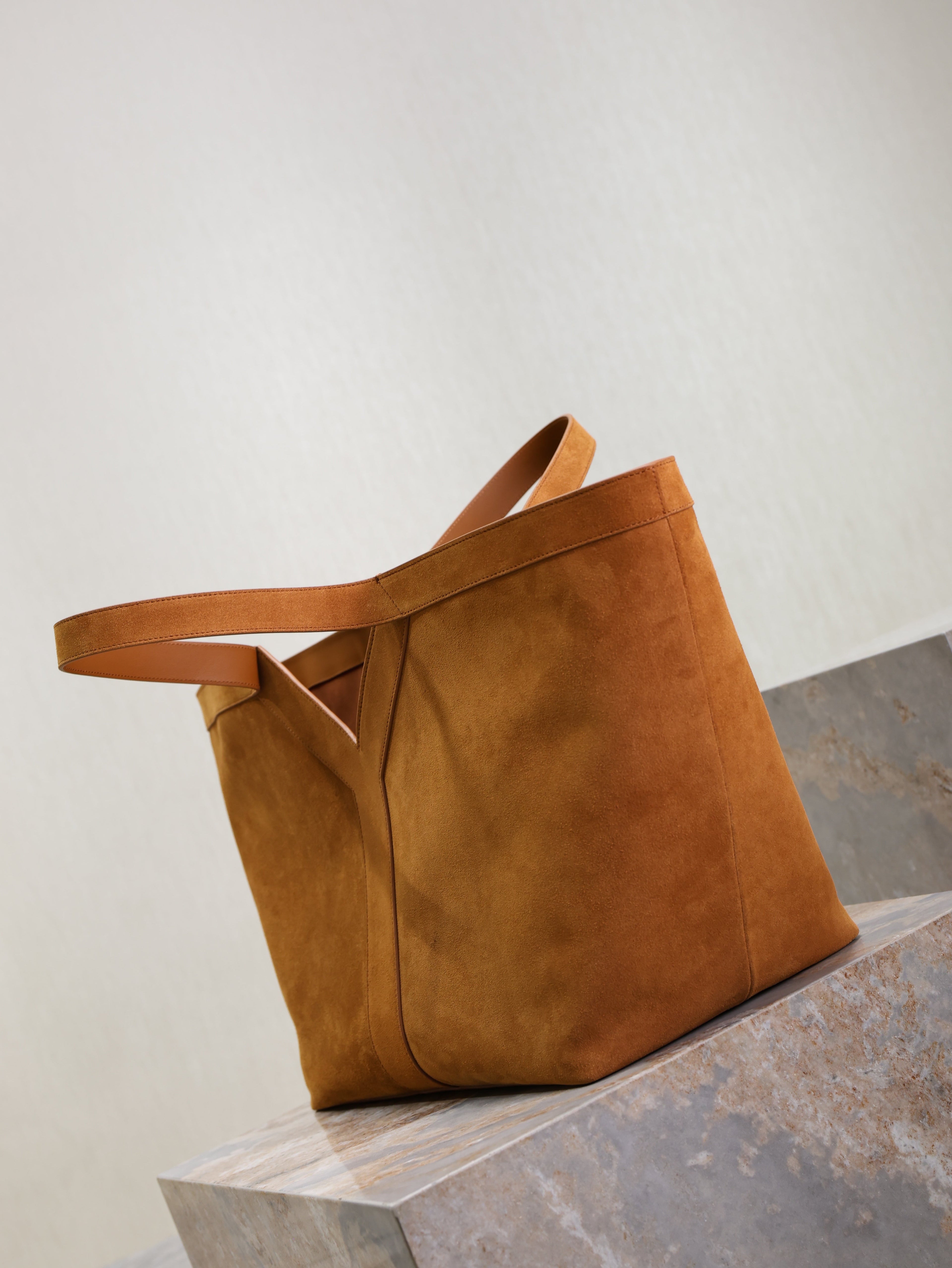 YSL 25S Y MAXI TOTE 50 IN CARAMEL SUEDE GOLD HARDWARE