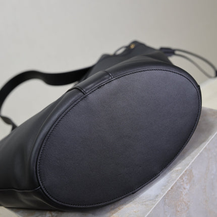 YSL 25S Y LARGE HOBO 50 IN BLACK CALFSKIN GOLD HARDWARE