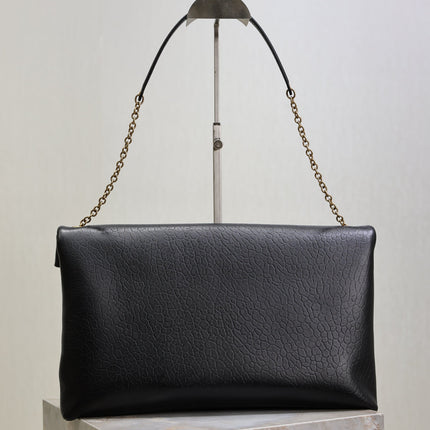 YSL 25S CASSANDRE ENVELOPE MESSENGER 35 IN BLACK LAMBSKIN GOLD HARDWARE