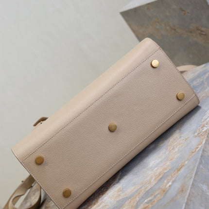 YSL 25S SAC DE JOUR GM 32 IN DARK BEIGE SUPPLE GRAINED CALFSKIN