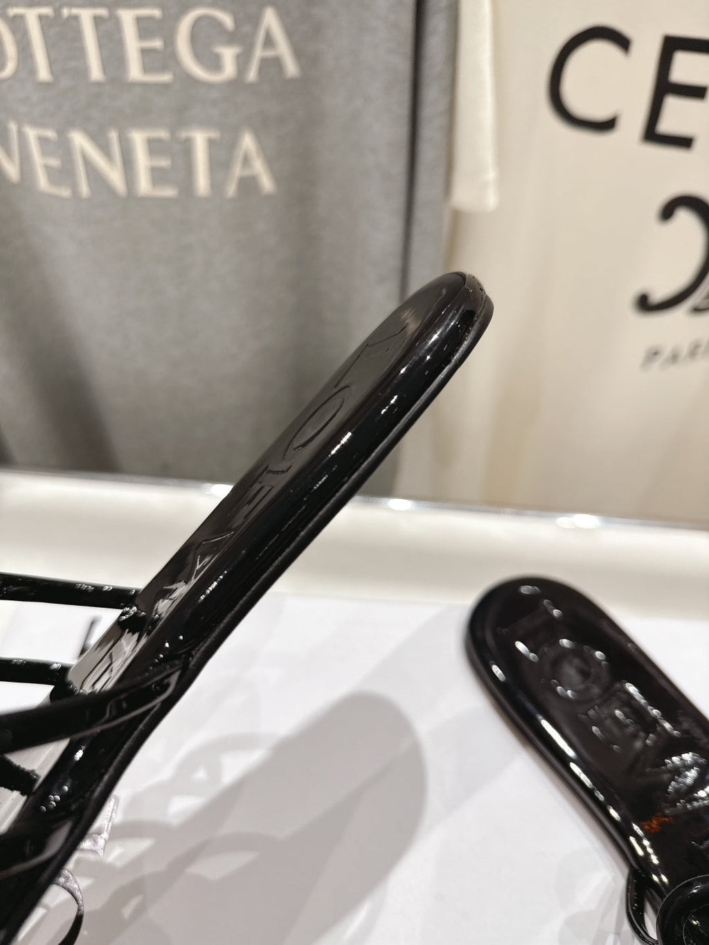 LOEWE 26S PETAL ANAGRAM SLIDE IN BLACK PATENT CALFSKIN