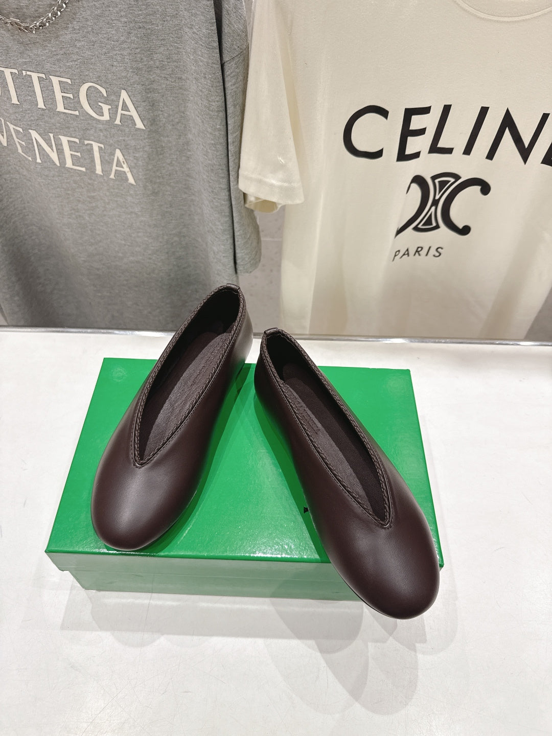 BOTTEGA VENETA 26S BALLET FLATS IN DARK BROWN LAMBSKIN