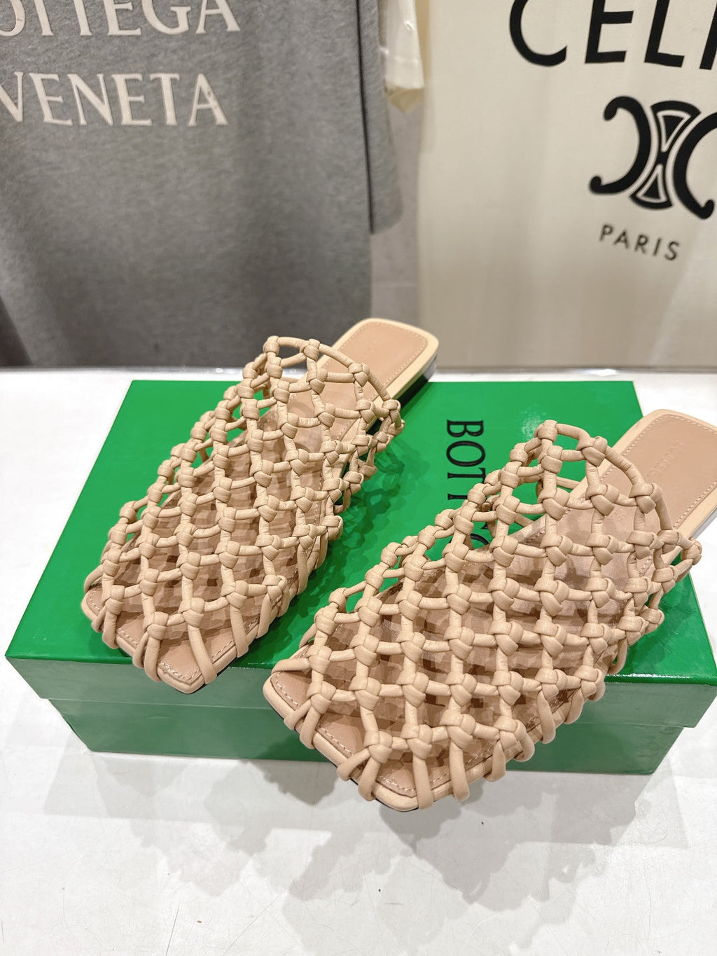 BOTTEGA VENETA 26S WOVEN MULES IN BEIGE LAMBSKIN
