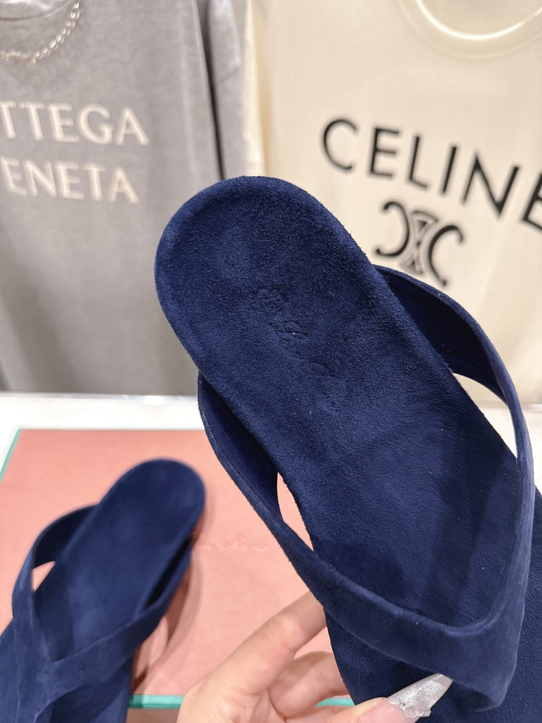 LP 26S THONG SANDALS IN NAVY BLUE SUEDE