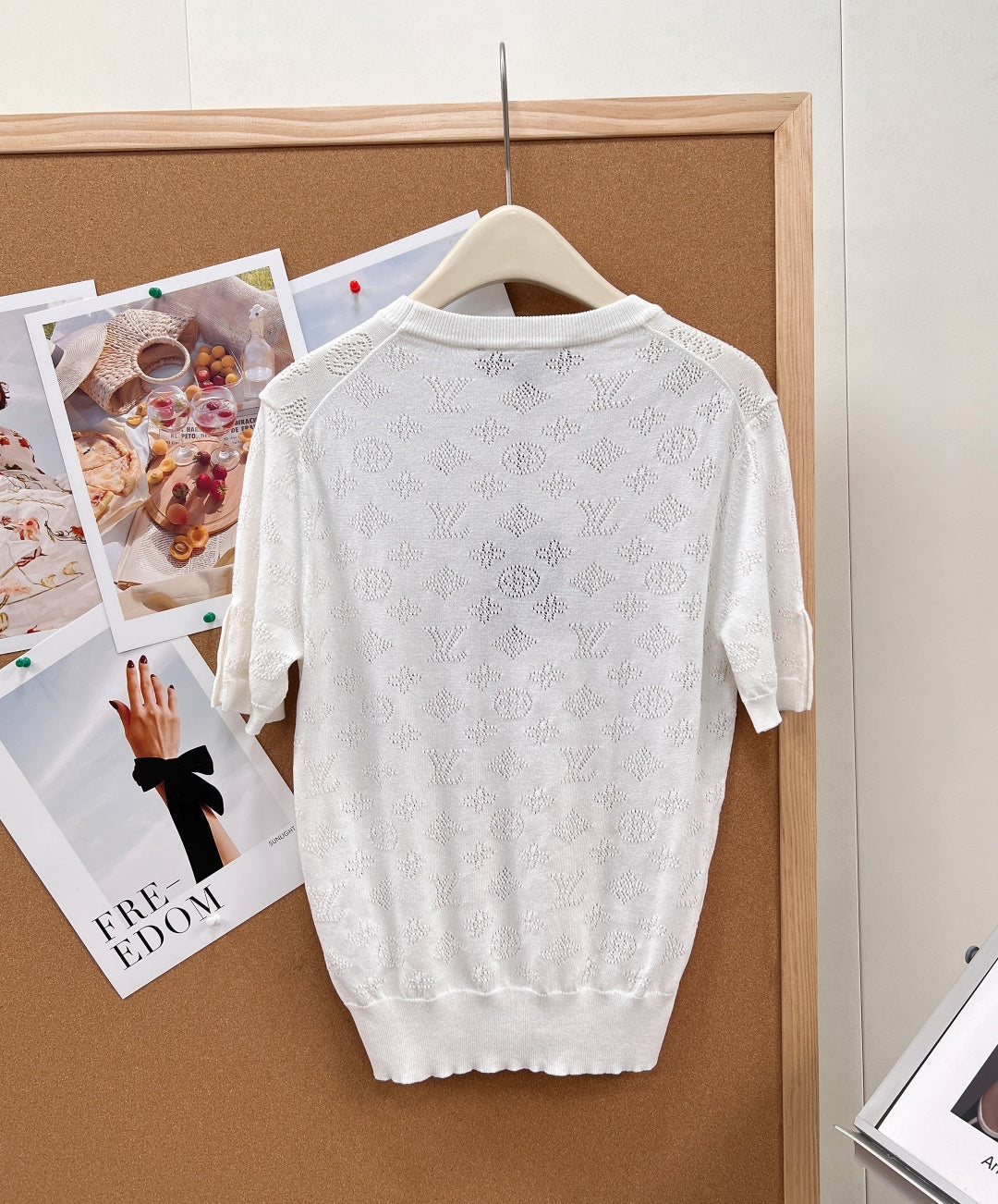 LV 26S SHORT-SLEEVED SWEATER STYLE 256