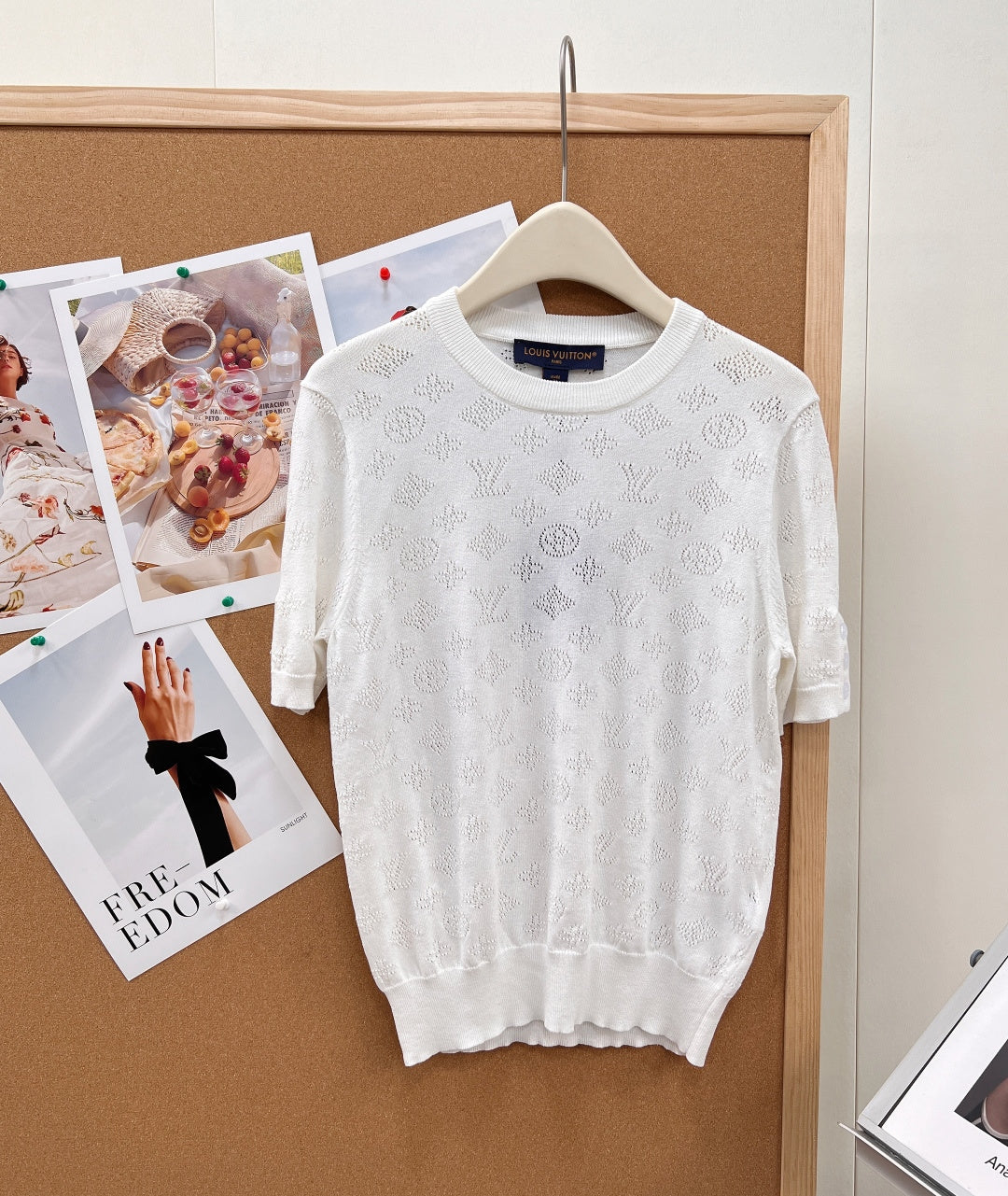 LV 26S SHORT-SLEEVED SWEATER STYLE 256