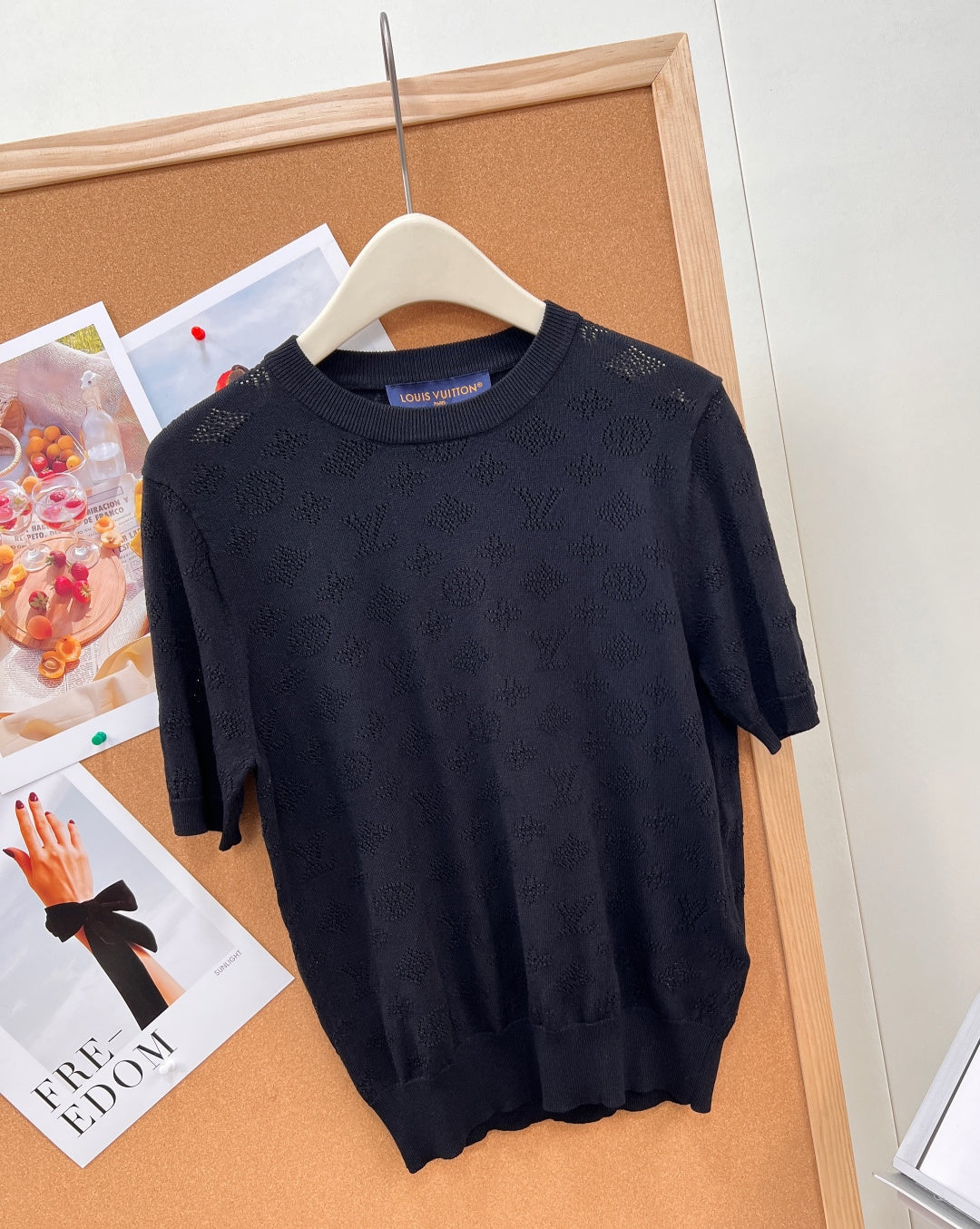 LV 26S SHORT-SLEEVED SWEATER STYLE 255