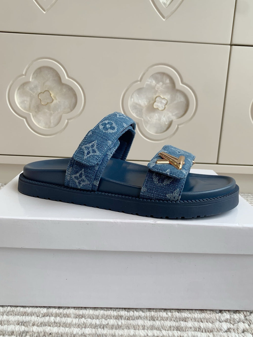 LV TWO-STRAP SANDALS 25S IN BLUE DENIM AND CALFSKIN WITH GOLD HARDWARE