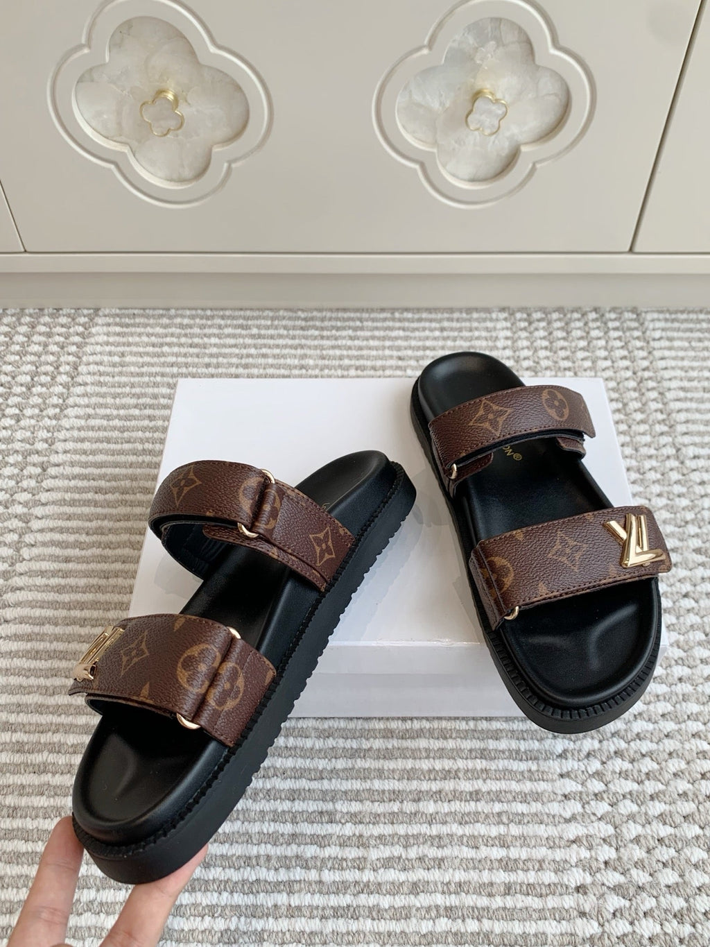 LV TWO-STRAP SANDALS 25S IN BROWN MIX BLACK CALFSKIN WITH GOLD HARDWARE