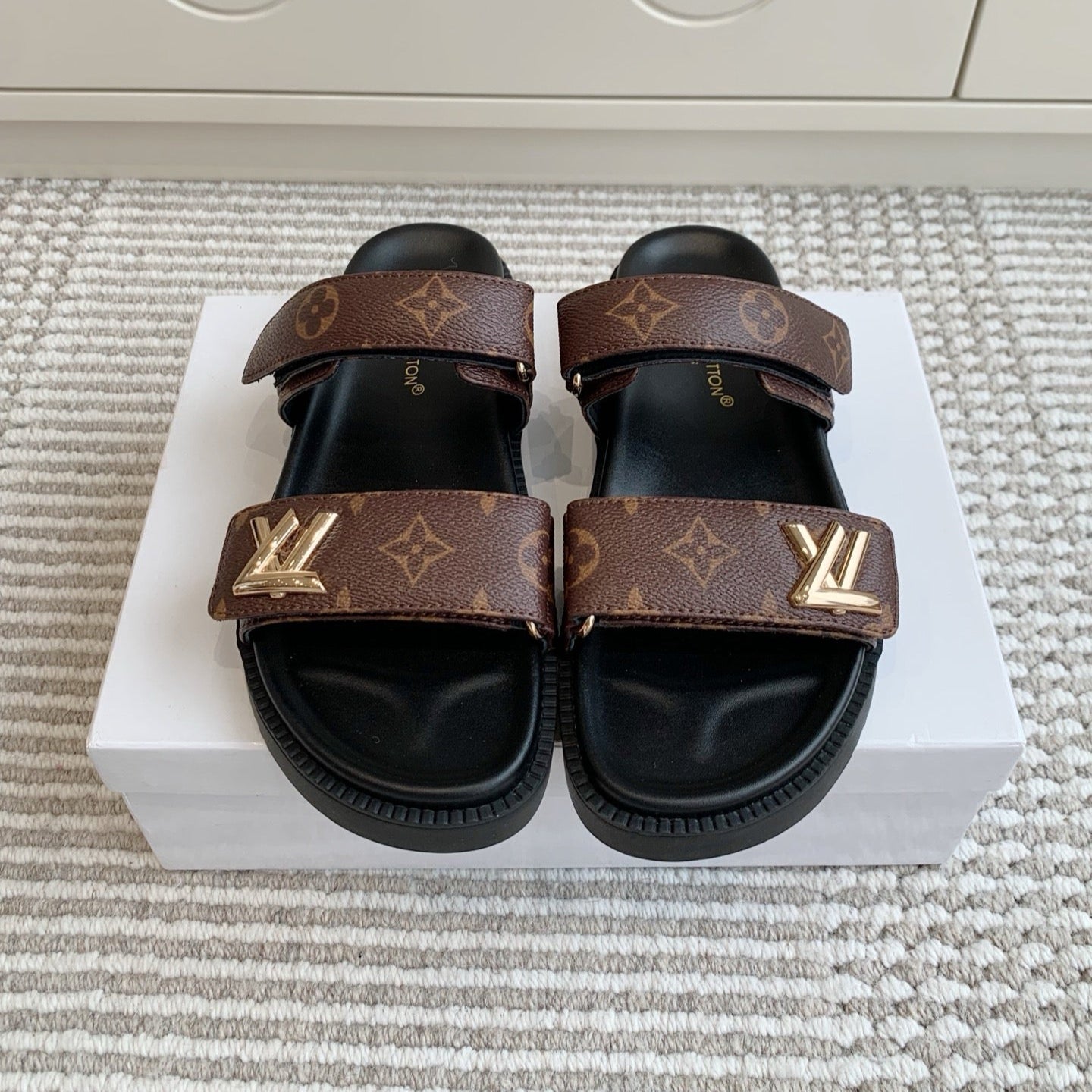 LV TWO-STRAP SANDALS 25S IN BROWN MIX BLACK CALFSKIN WITH GOLD HARDWARE