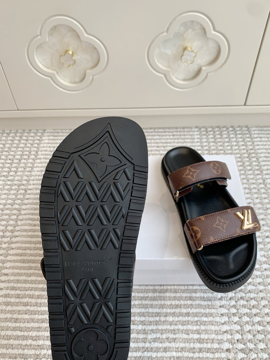 LV TWO-STRAP SANDALS 25S IN BROWN MIX BLACK CALFSKIN WITH GOLD HARDWARE