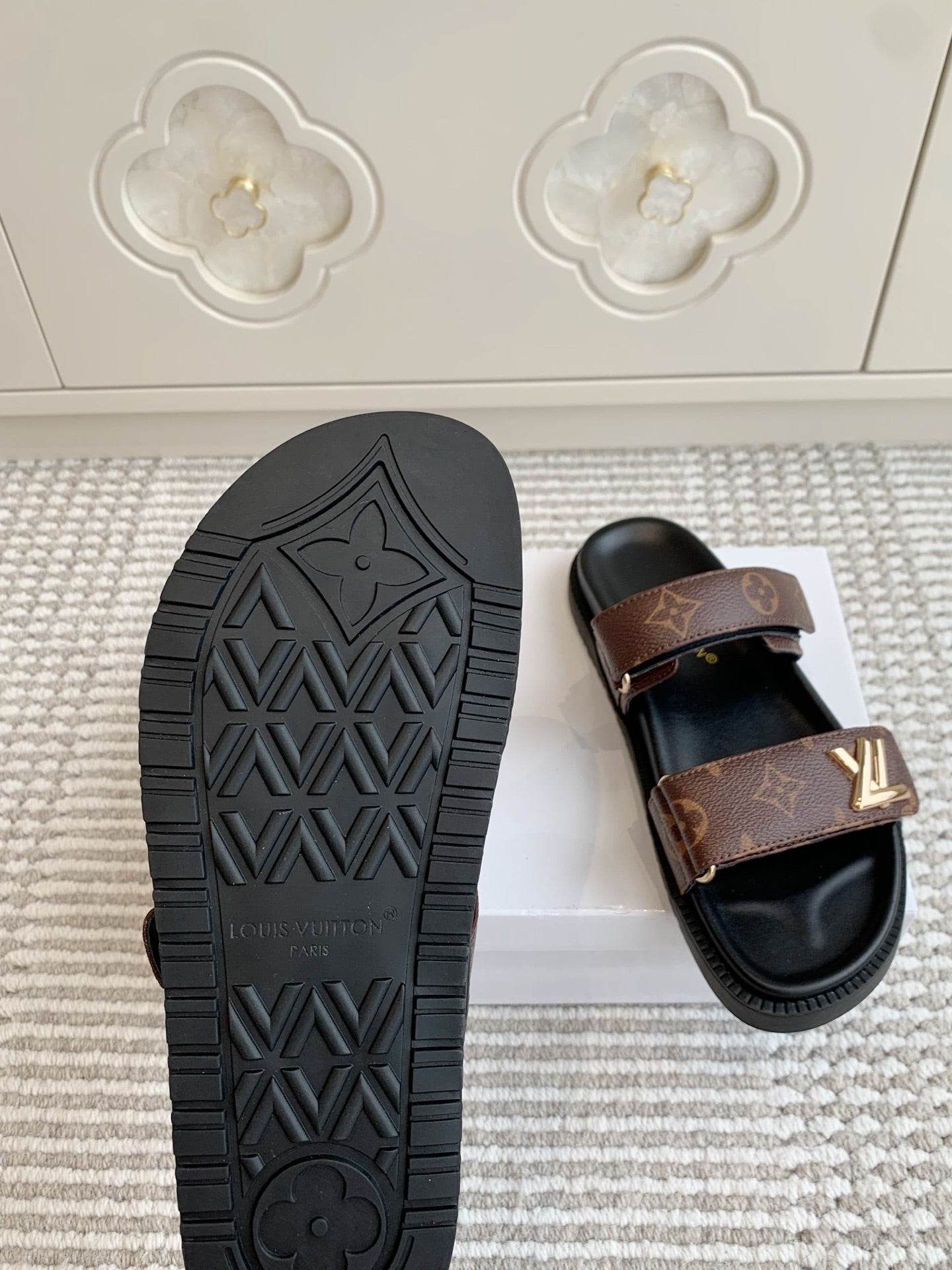 LV TWO-STRAP SANDALS 25S IN BROWN MIX BLACK CALFSKIN WITH GOLD HARDWARE