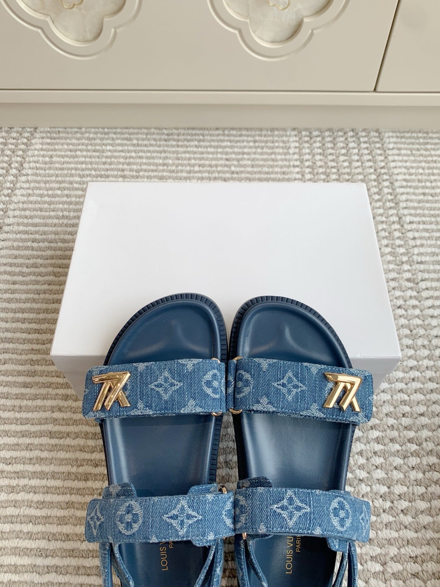 LV SANDALS 25S IN BLUE DENIM AND CALFSKIN WITH GOLD HARDWARE