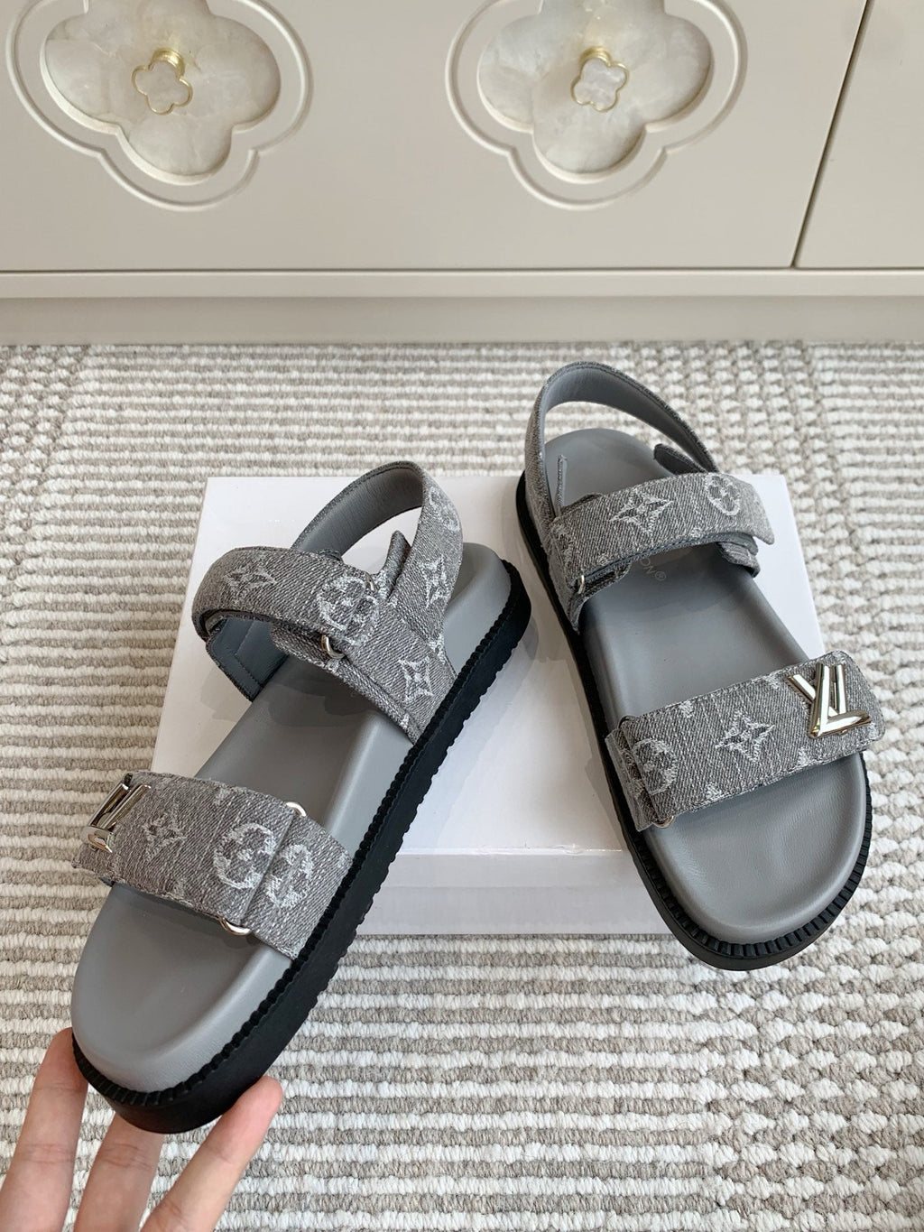 LV SANDALS 25S IN GREY DENIM AND CALFSKIN WITH SILVER HARDWARE