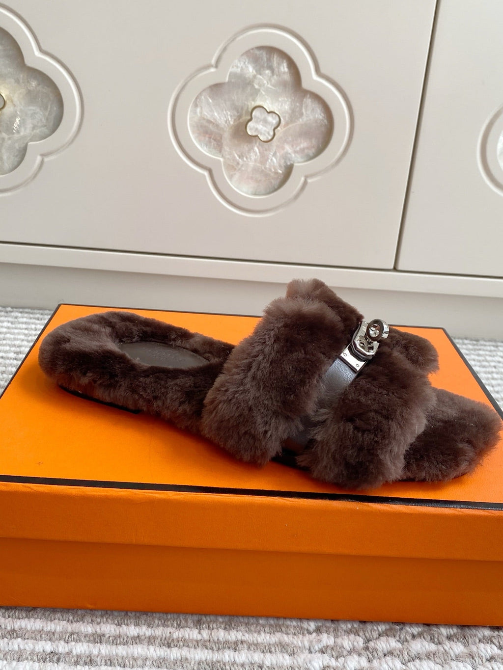 HM 25S ECLAIR SANDAL IN DARK BROWN SHEARLING WITH SILVER HARDWARE