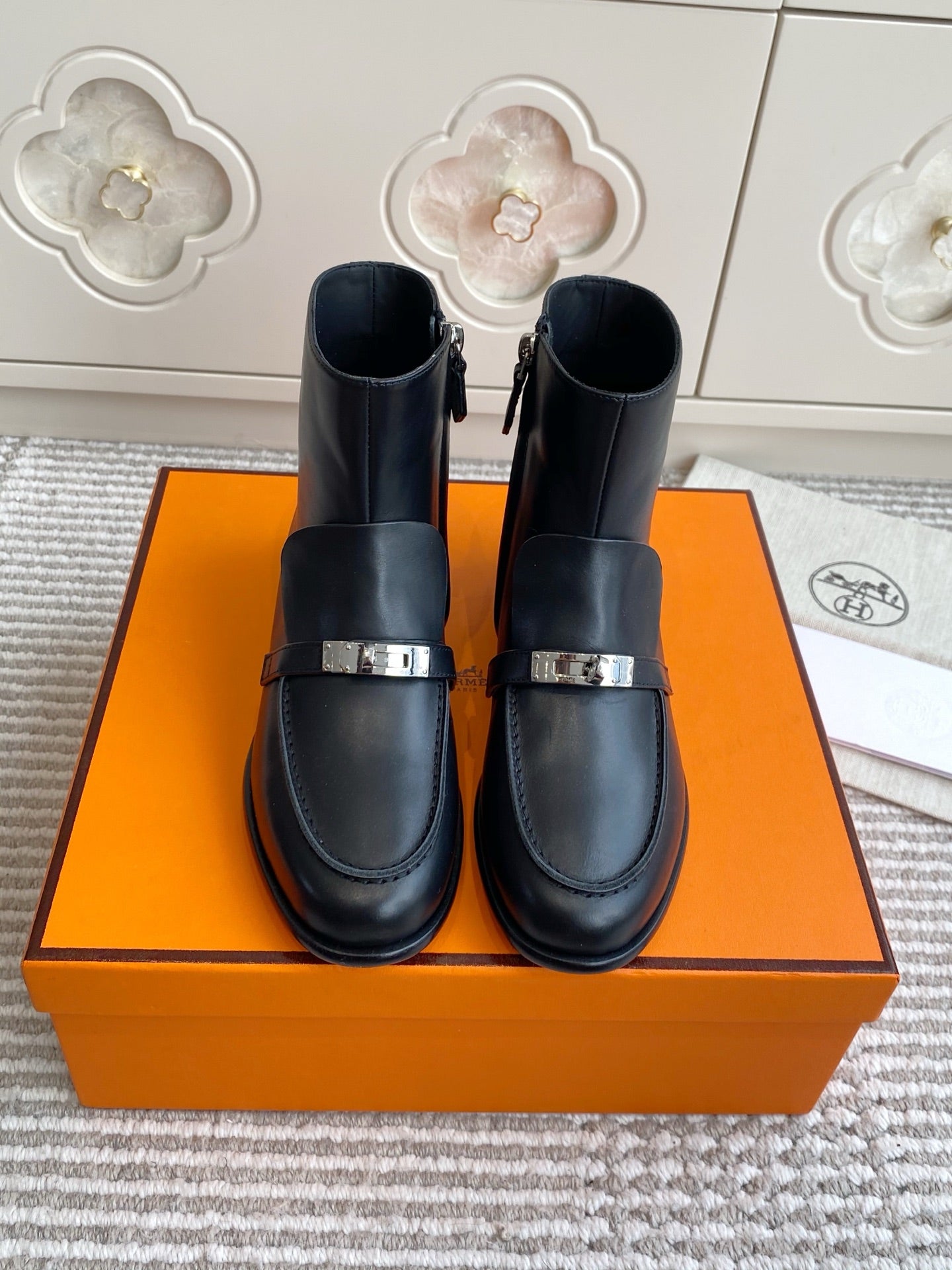 HM KELLY BOOTS IN BLACK CALFSKIN 501318