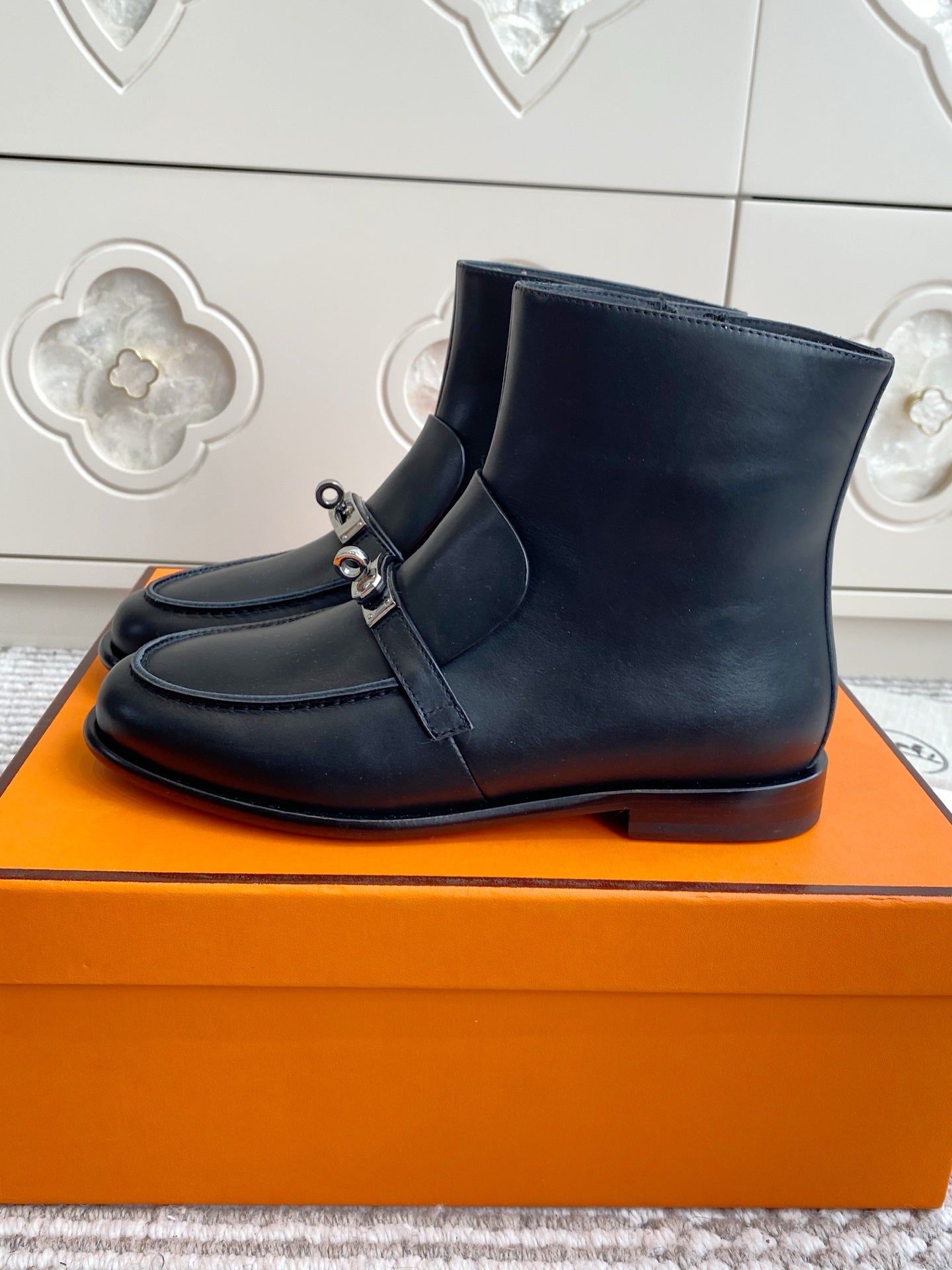 HM KELLY BOOTS IN BLACK CALFSKIN 501318