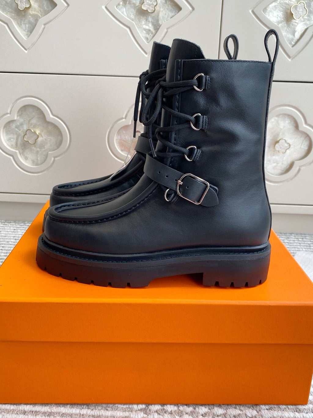 HM 25S ANKLE BOOTS IN BLACK LAMBSKIN