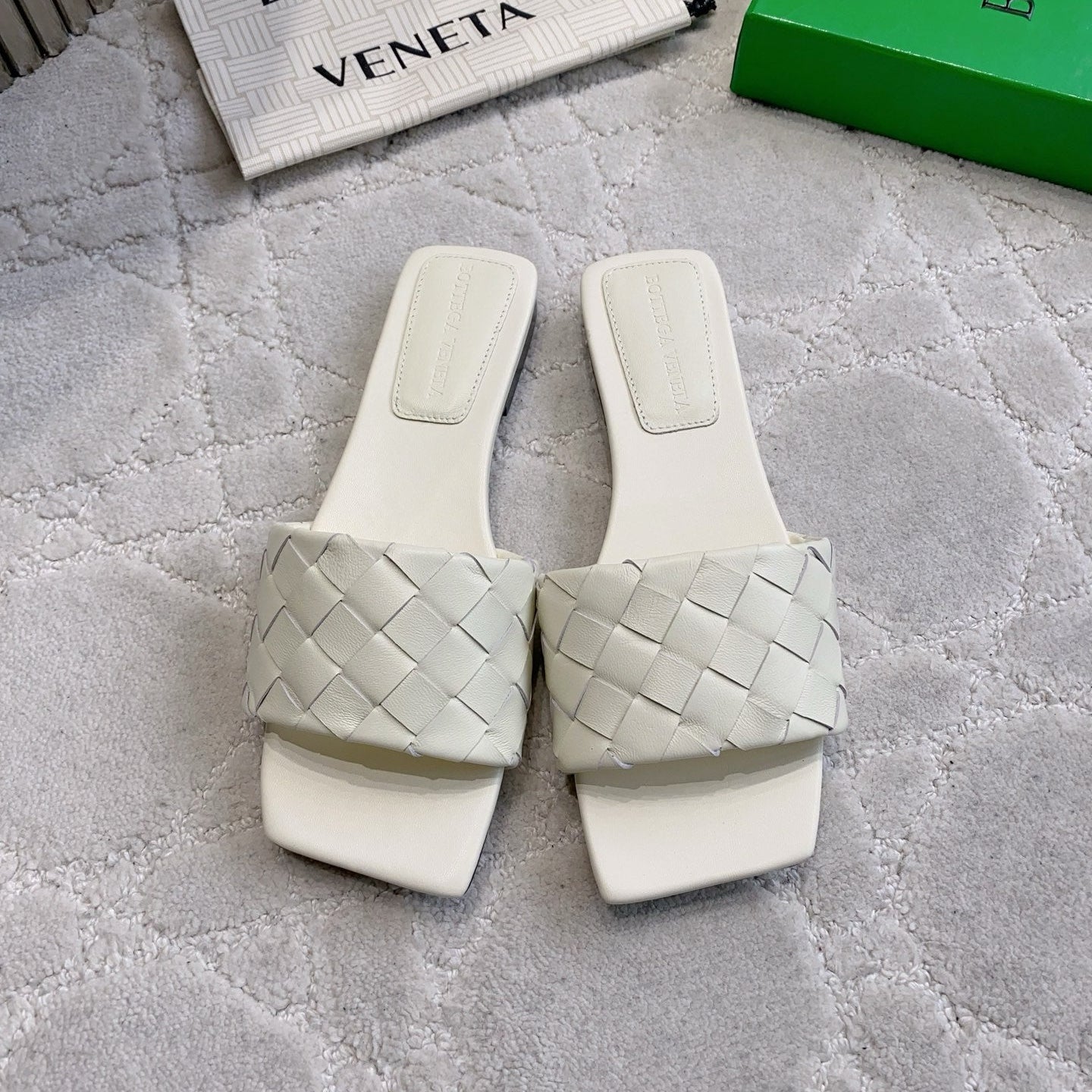 BOTTEGA VENETA 26S SQUARE-TOE SLIDE SANDALS IN CHALK WHITE LAMBSKIN